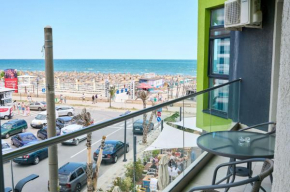 Beachfront 1BR apartment- Spa n Pools